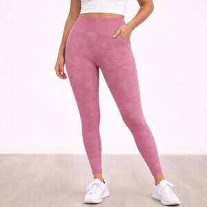$70 Retail Gymshark Pink Camo Seamless Scrunch Bum Leggings XS